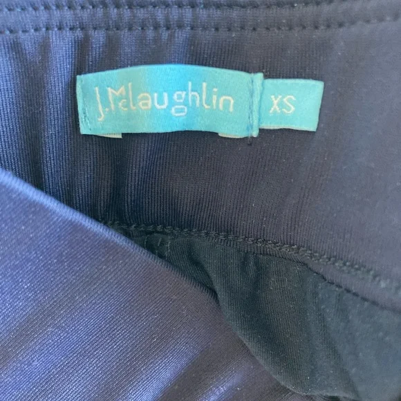 J. McLaughlin Navy Textured pleated tennis or golf Mini Skirt - Picture 6 of 6